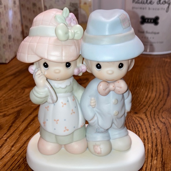 Precious moments in box - Picture 1 of 3